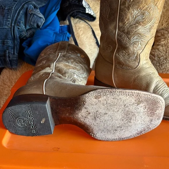 Roper Tan Embroidered Cowboy Boots - Picture 2 of 4